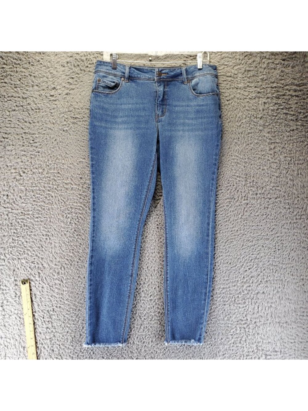 Cato Jeans Womens Size 10 Blue Skinny Frayed Hem Stretch Denim
